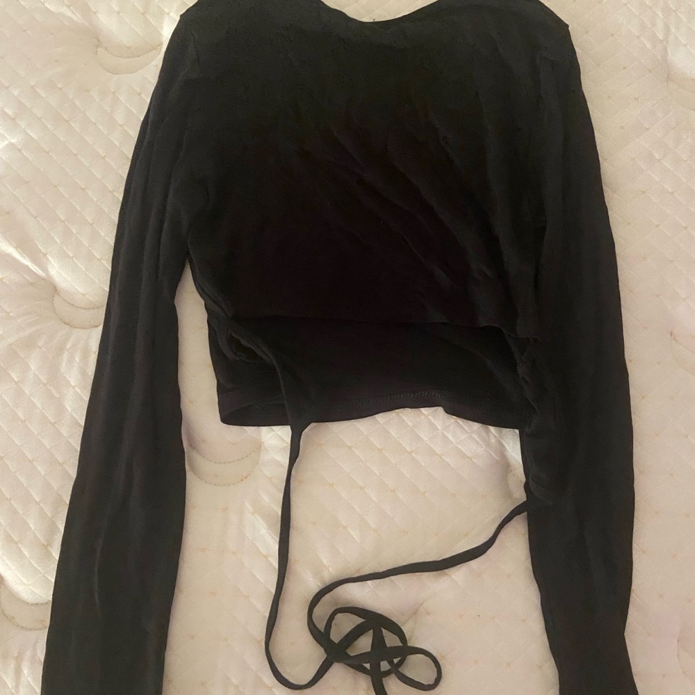 SHEIN Black Long Sleeve Crop Top